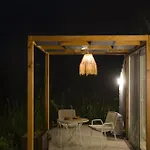 Otel Quonset Glamping