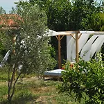Quonset Glamping 3*