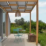 Quonset Glamping Otel