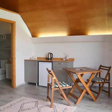 Отель Quonset Glamping