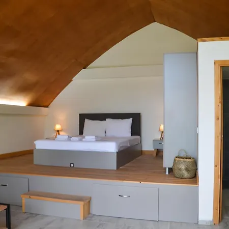 Отель Quonset Glamping *