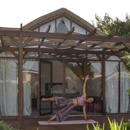 Hotel Quonset Glamping *