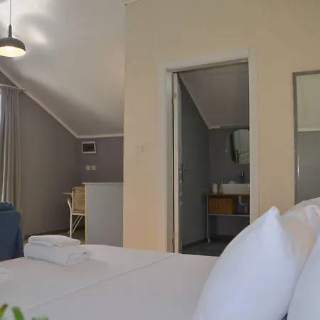 Quonset Glamping Hotel *