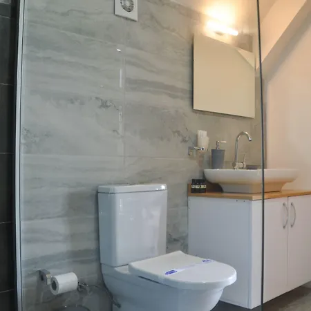 Szálloda Quonset Glamping 3*