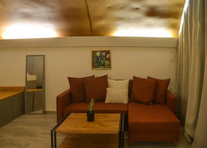 Quonset Glamping מלון