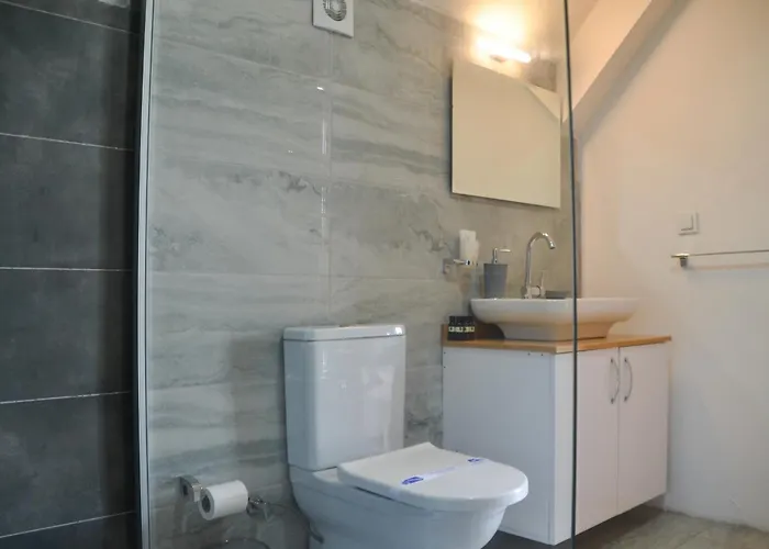 Quonset Glamping ספריהיסאר