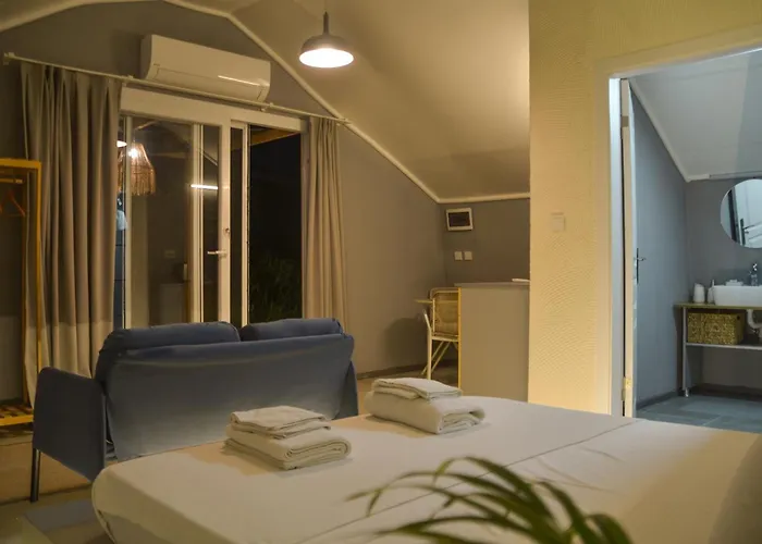 Szálloda Quonset Glamping *