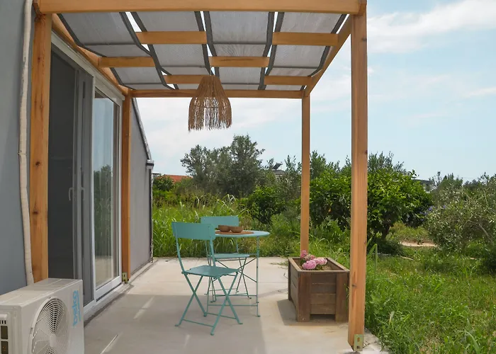 Quonset Glamping מלון